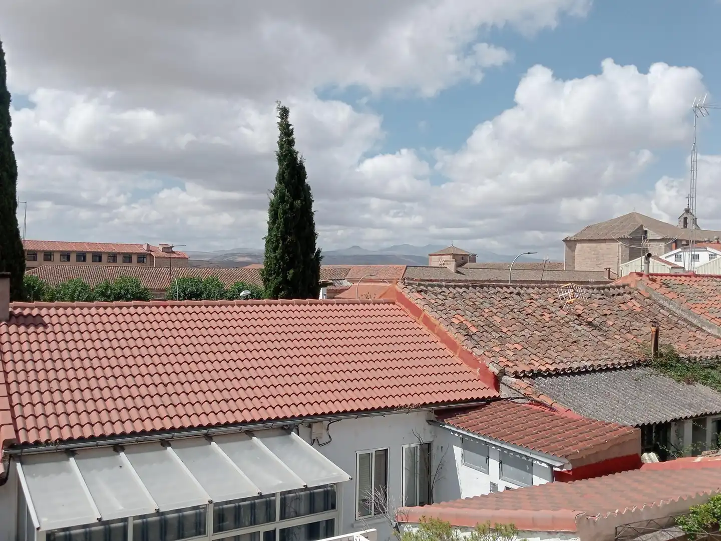 Vista exterior de Casa o xalet de lloguer en Ávila amb Calefacció, Terrassa i Moblat