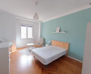 Bedroom of Apartment to share in  Pamplona / Iruña  with Furnished, Oven and Microwave