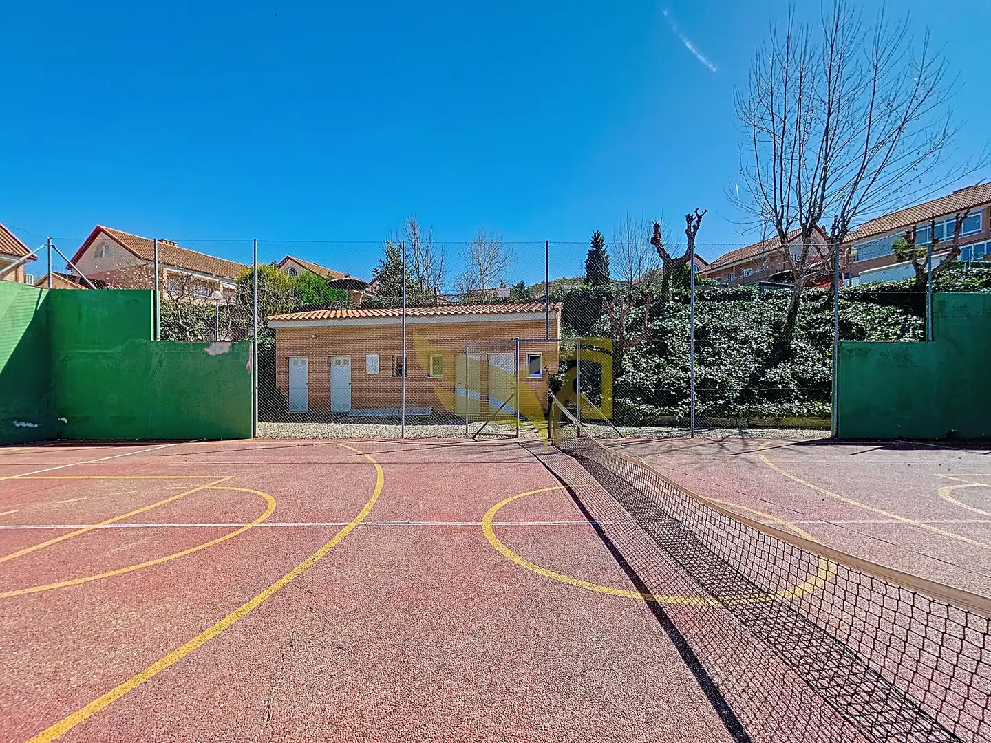 Vista exterior de Casa adosada en venta en Aranjuez con Aire acondicionado, Calefacción y Jardín privado