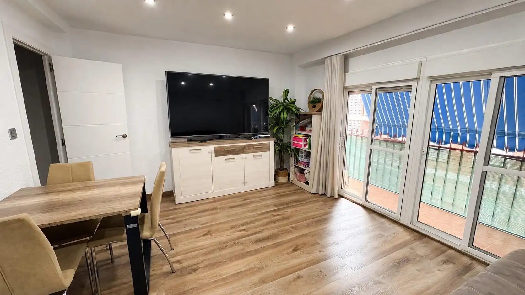 Wohnzimmer von Wohnung zum Verkauf in Mislata mit Klimaanlage, Möbliert und Balkon
