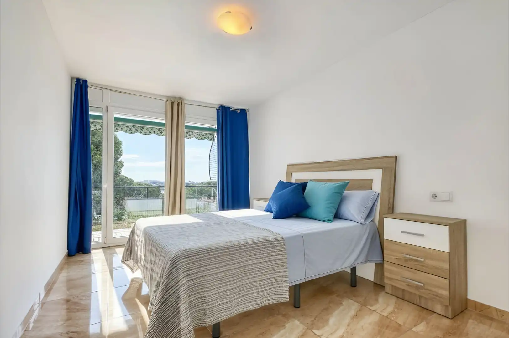 Schlafzimmer von Wohnungen zur Miete in Alicante / Alacant mit Klimaanlage, Heizung und Terrasse