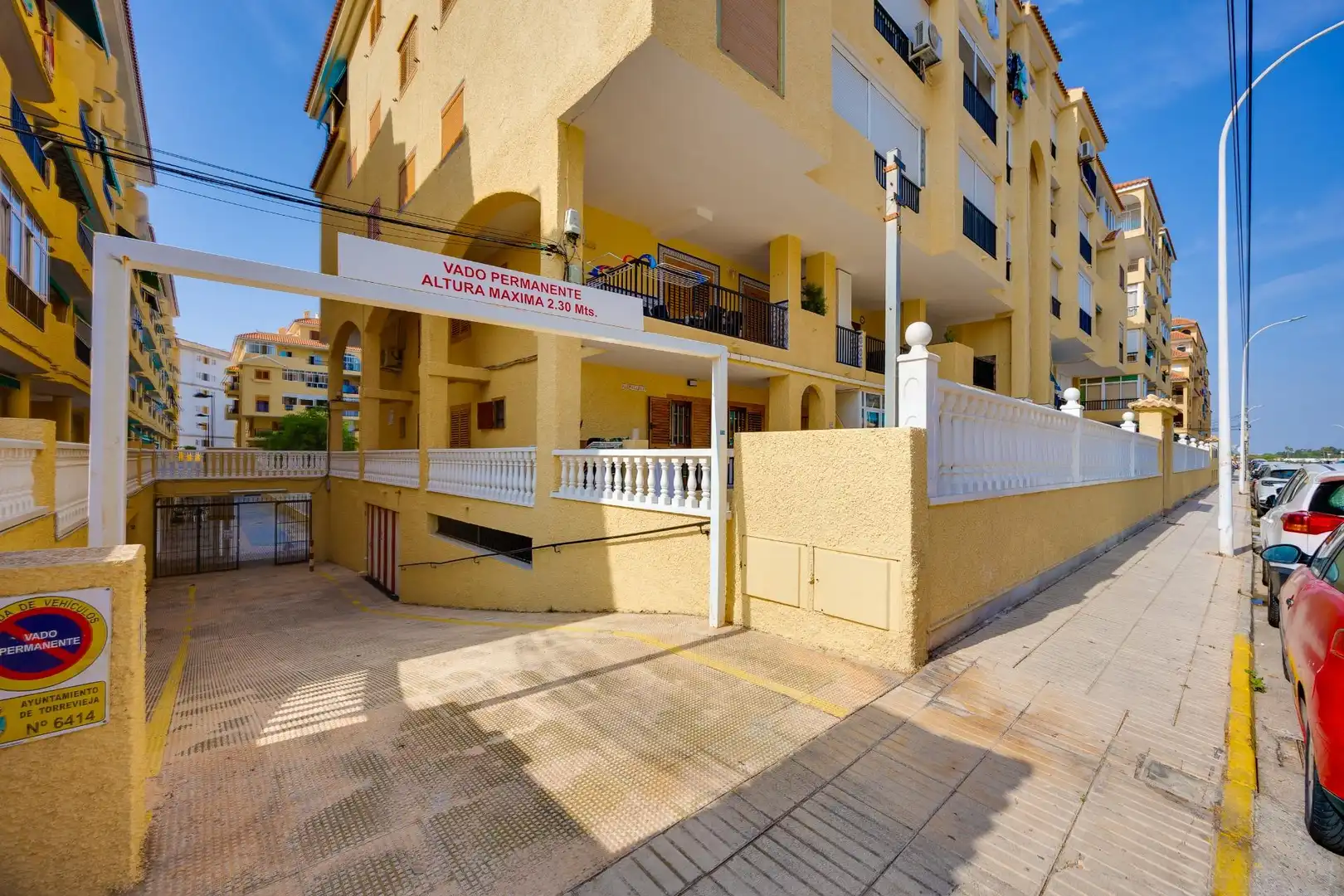 Außenansicht von Erdgeschoss zum Verkauf in Torrevieja mit Terrasse, Möbliert und Gemeinschaftspool