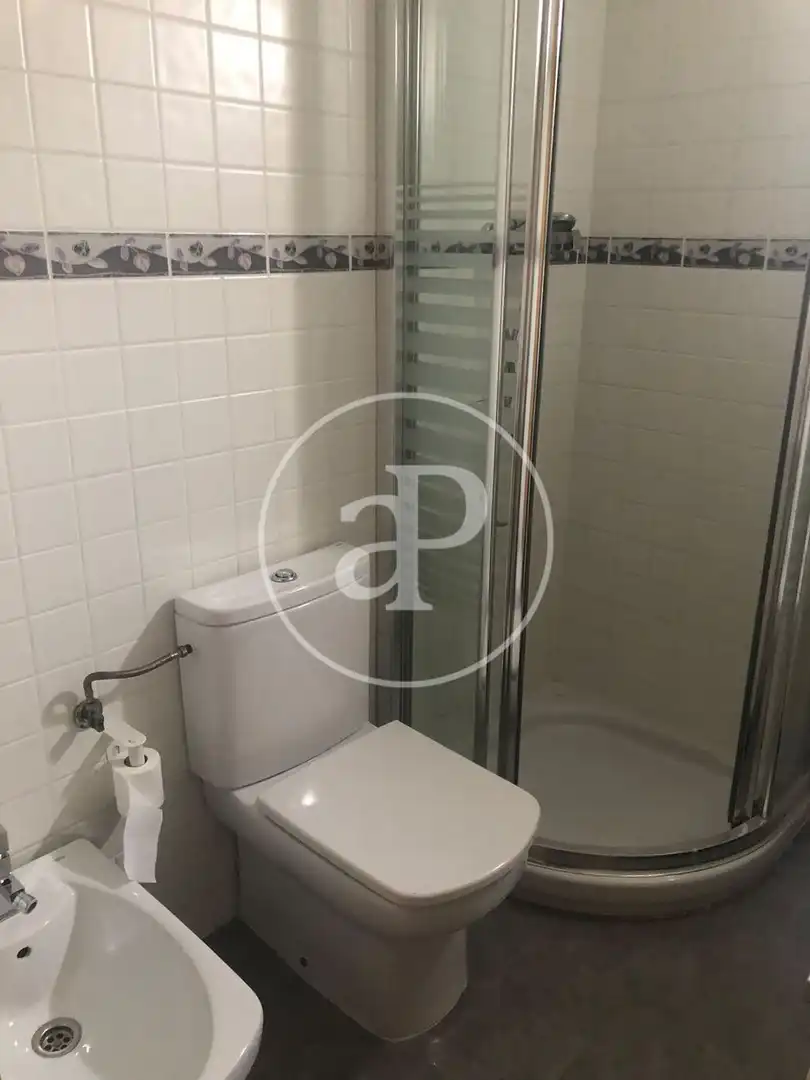 Bathroom of Flat for rent in Elche / Elx  with Air Conditioner and Furnished