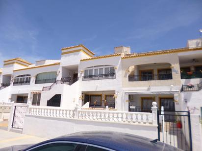 Vista exterior de Casa o xalet en venda en Orihuela amb Balcó
