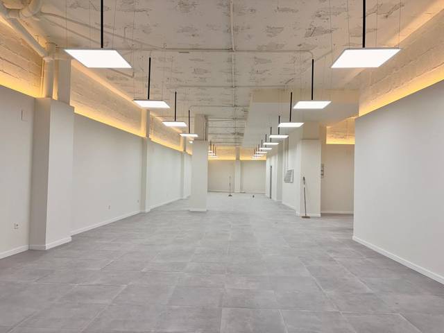 Local comercial en Alquiler en Carrer dels Sants Just i Pastor, 144 en Aiora