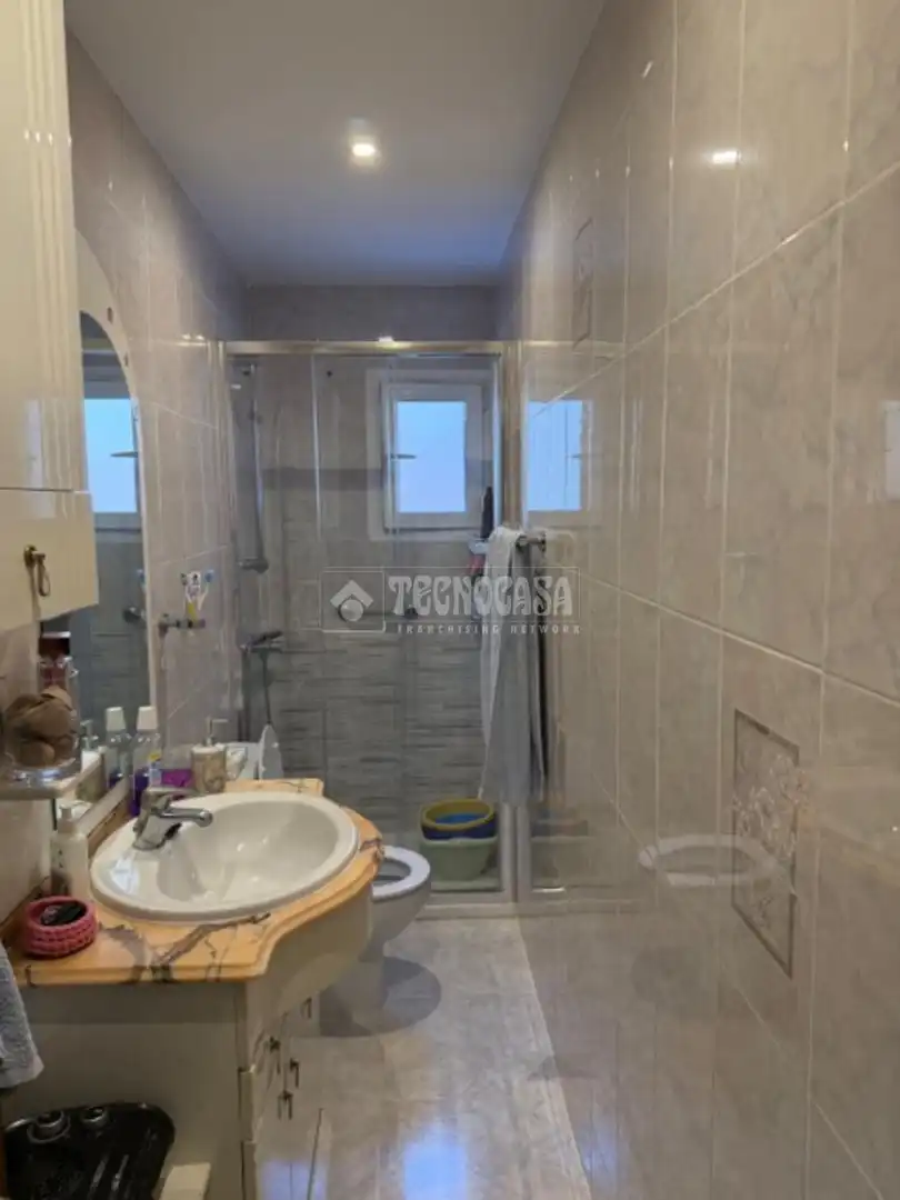 Badezimmer von Wohnung zum Verkauf in Madrid mit Klimaanlage, Heizung und Terrasse