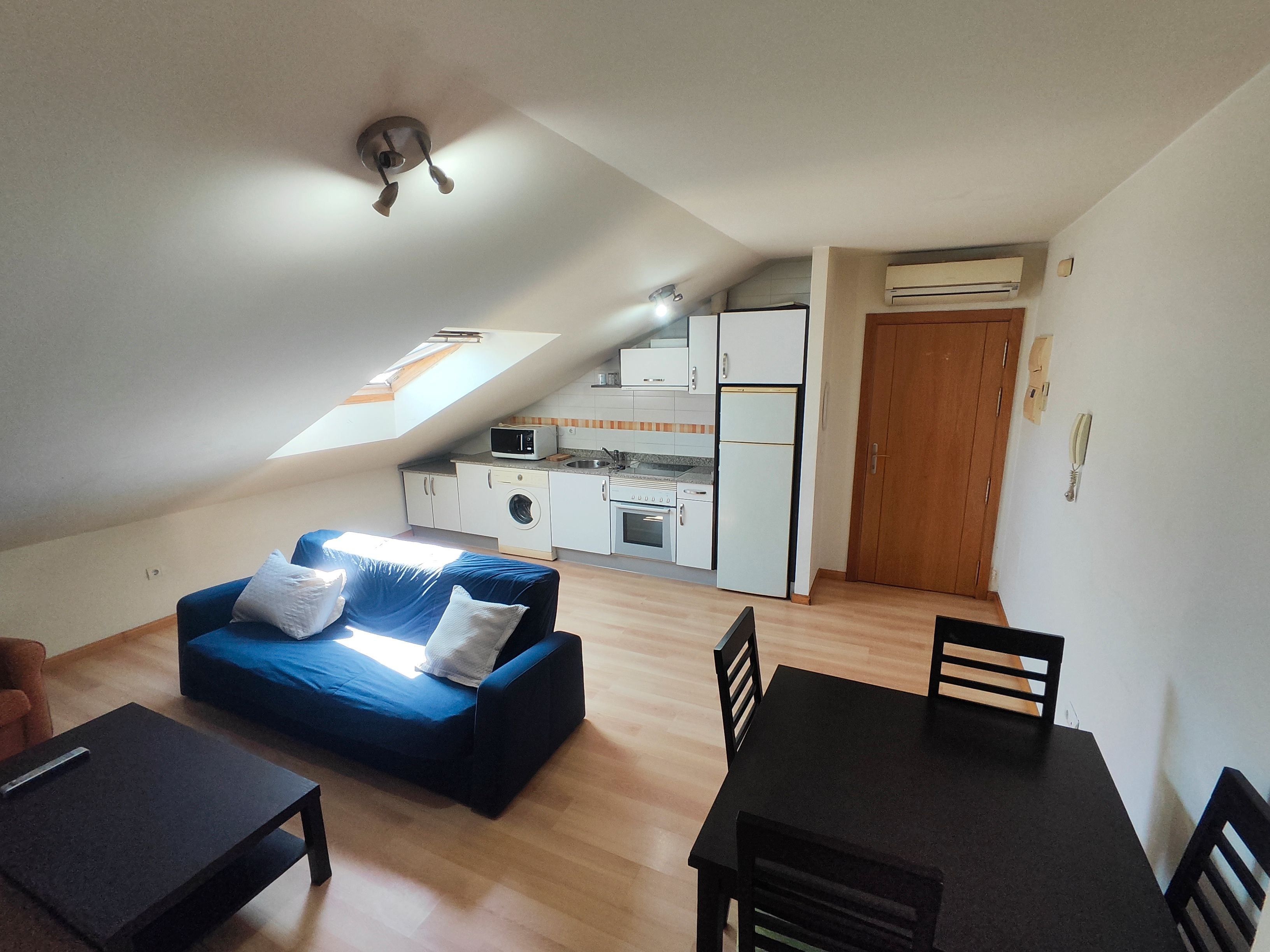 Attic to rent in Cuatro Vientos