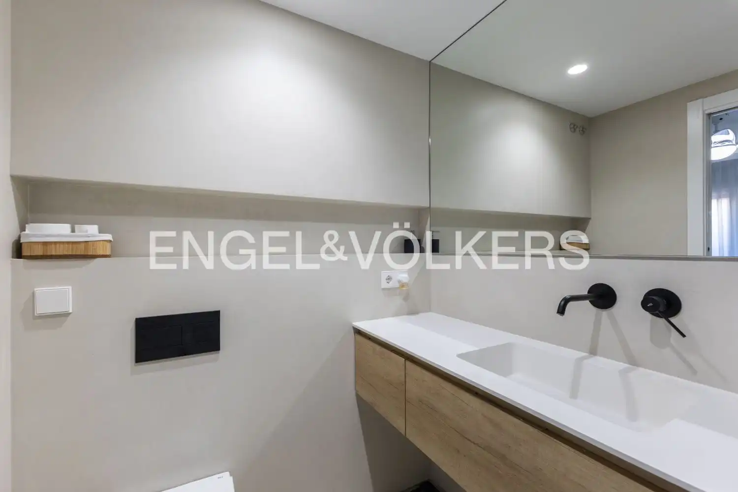 Baño de Piso en venta en Valencia con Aire acondicionado, Calefacción y Parquet