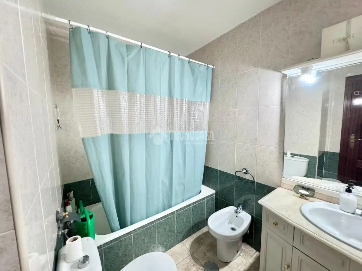 Badezimmer von Wohnung zum Verkauf in Yuncos mit Klimaanlage und Terrasse