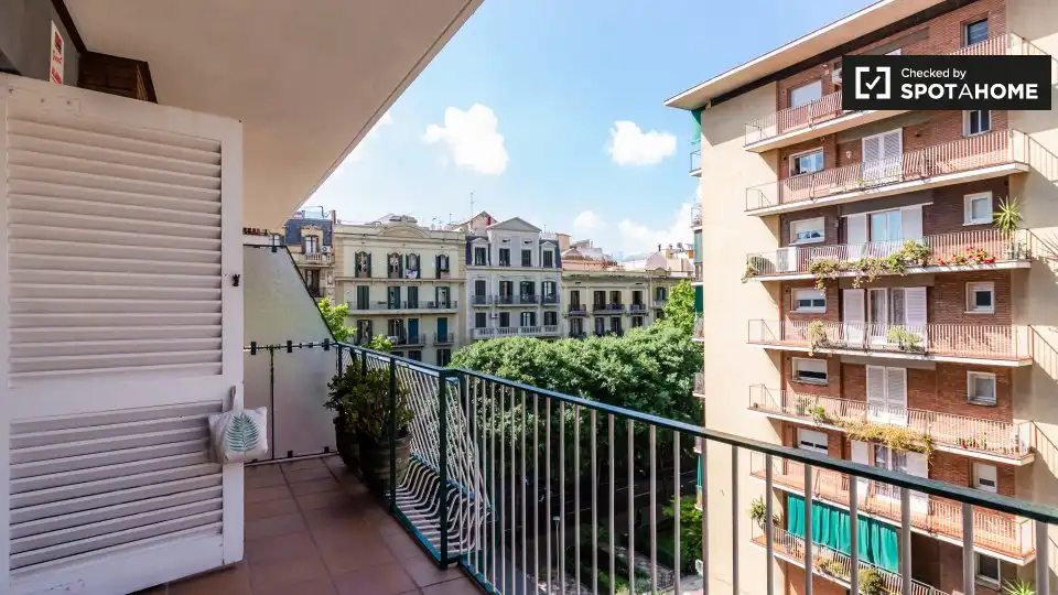 Terraza de Piso para compartir en Barcelona con Aire acondicionado, Calefacción y Amueblado