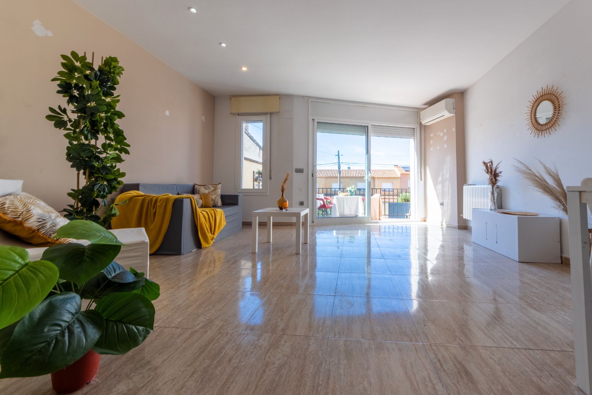 Living room of Single-family semi-detached for sale in Banyeres del Penedès  with Heating and Terrace