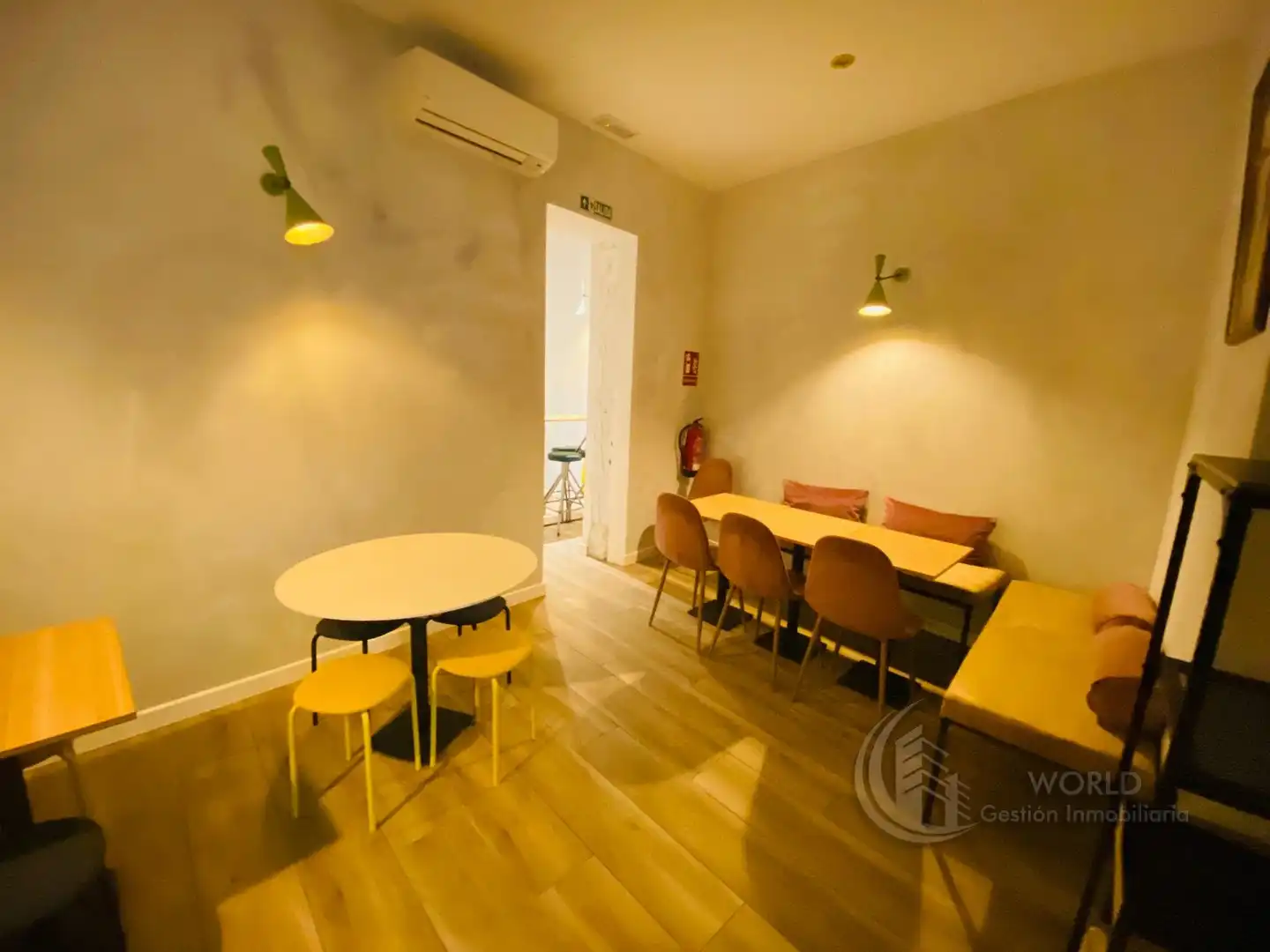 Comedor de Local en traspaso en Madrid con Aire acondicionado, Calefacción y Amueblado