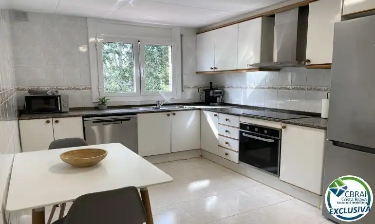 Cuina de Casa o xalet en venda en Roses amb Calefacció, Jardí privat i Terrassa