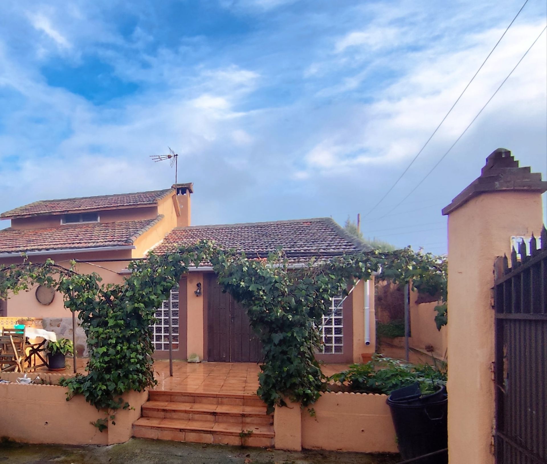 Vista exterior de Casa o xalet en venda en El Viso de San Juan amb Aire condicionat, Calefacció i Traster