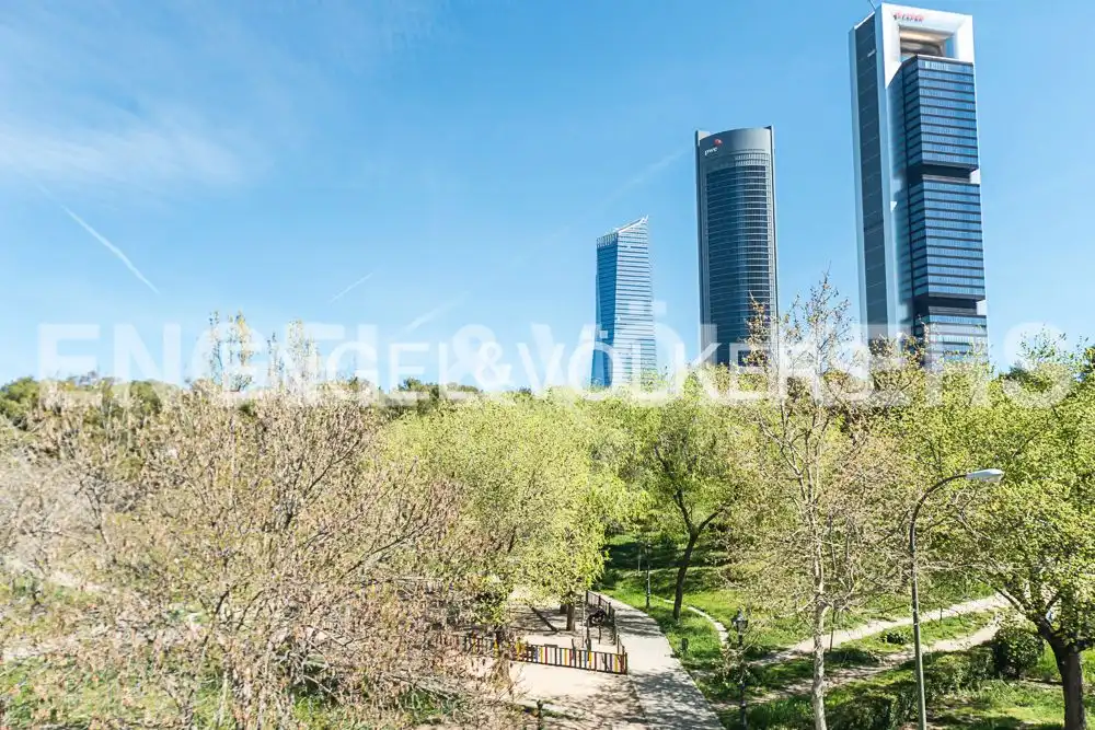 Vista exterior de Piso en venta en Madrid con Aire acondicionado y Calefacción