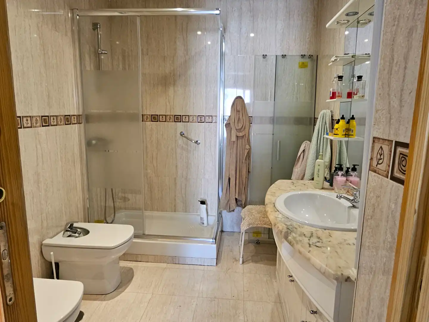 Bathroom of Flat for rent in Madrid  with Air Conditioner, Heating and Furnished