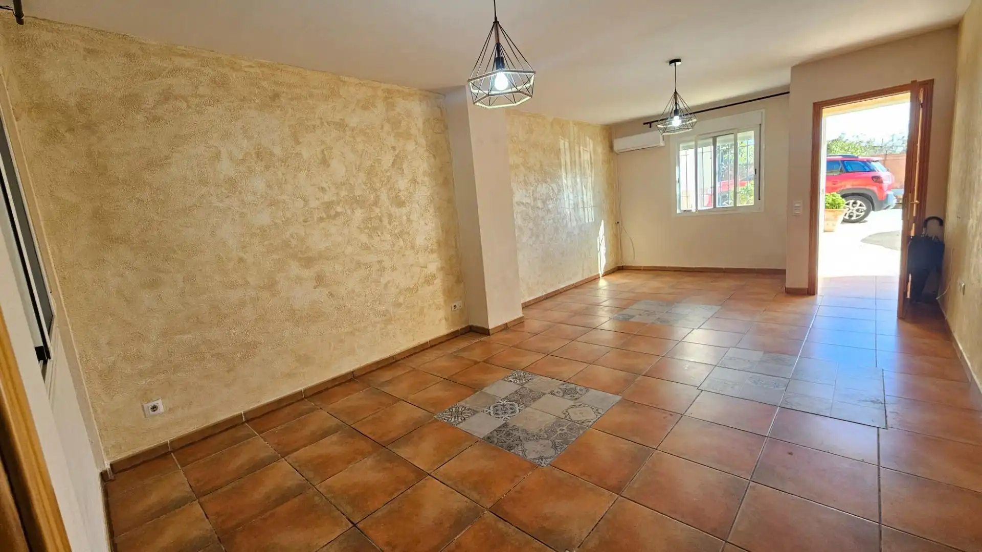 Adossat amb terrassa en venda a Barrio Aulagar, imagen 2