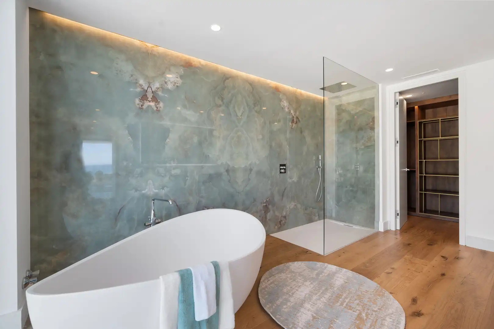 Casa con piscina en venta en Río Real - Los Monteros, imagen 18