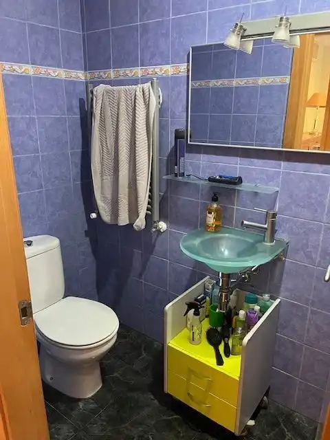 Baño de Casa adosada en venta en Llagostera con Aire acondicionado, Calefacción y Jardín privado