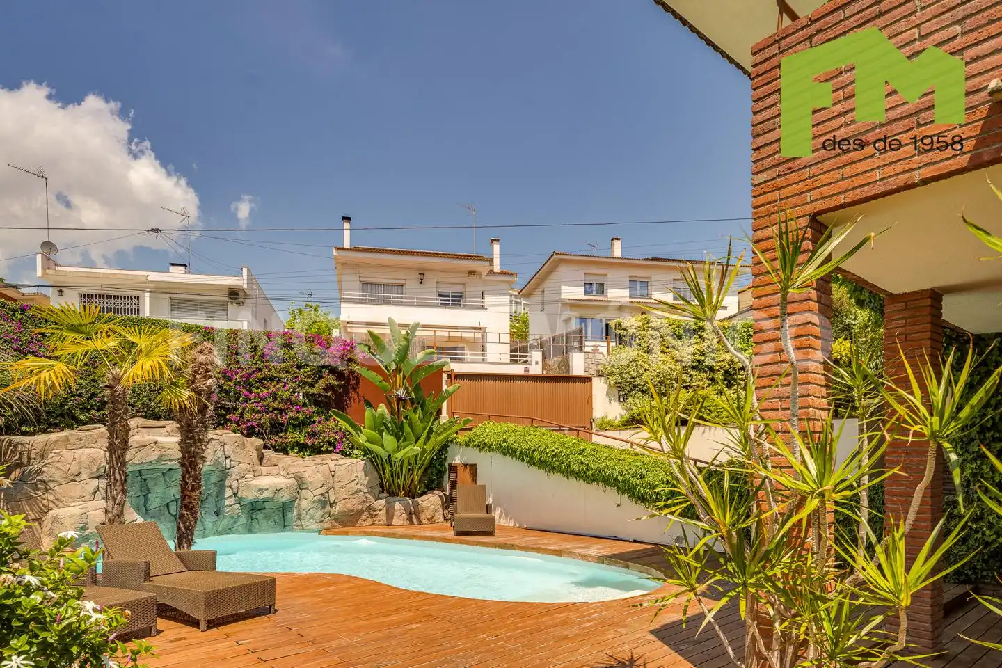 Vista exterior de Casa o chalet en venta en El Masnou con Aire acondicionado, Calefacción y Jardín privado