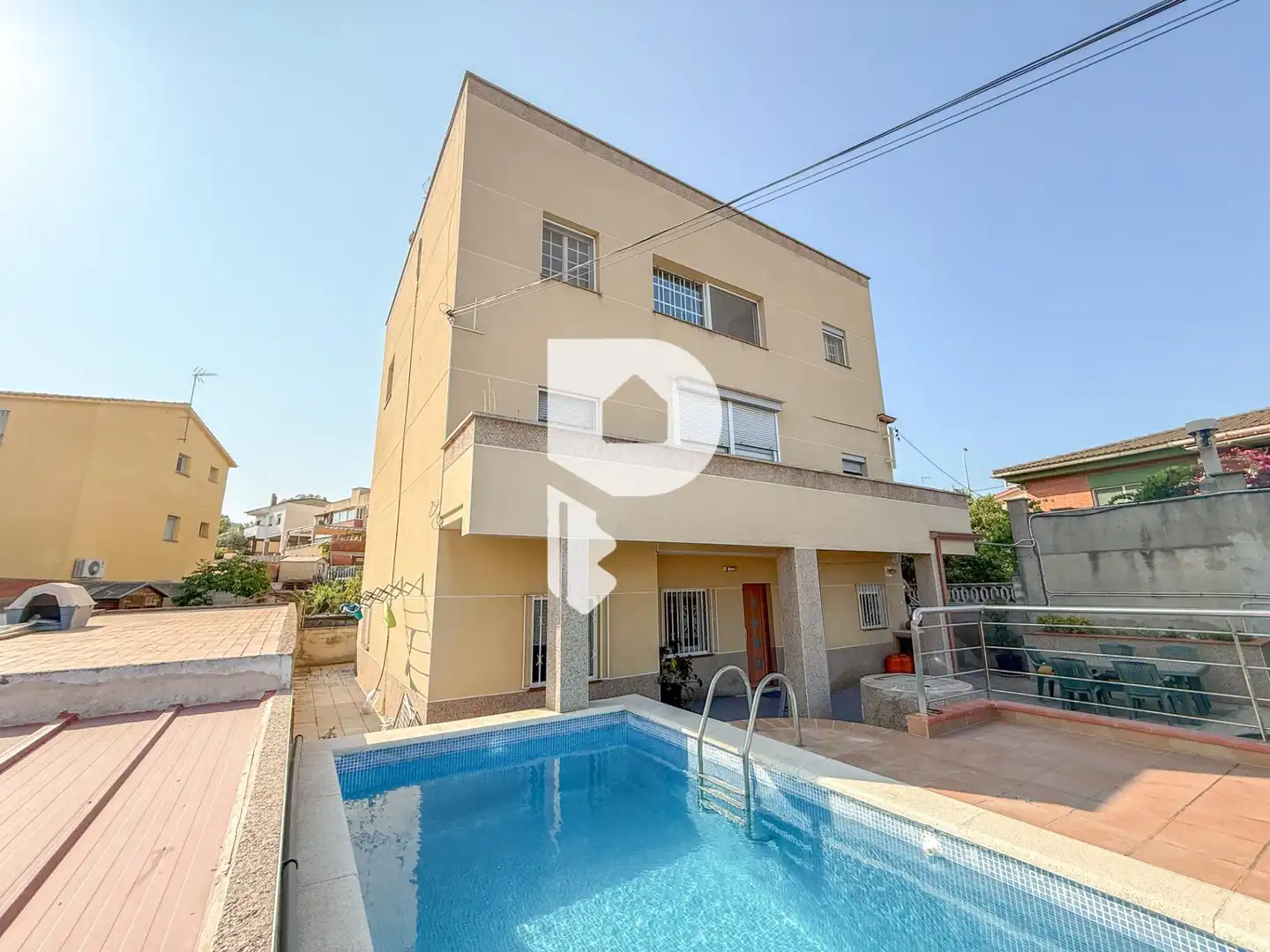Exterior view of Houses for sale in Sant Vicenç Dels Horts  with Air Conditioner, Heating and Private garden