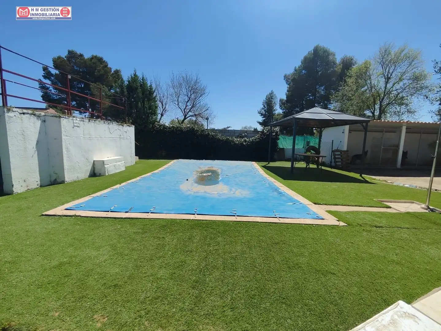 Piscina de Casa o xalet en venda en Alcázar de San Juan amb Aire condicionat, Terrassa i Traster