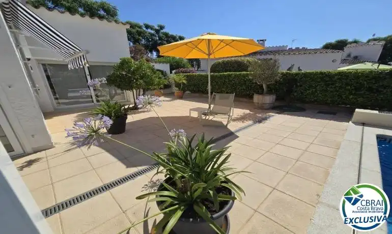 Xalet amb piscina en venda a Carrer Montseny 82, imagen 2