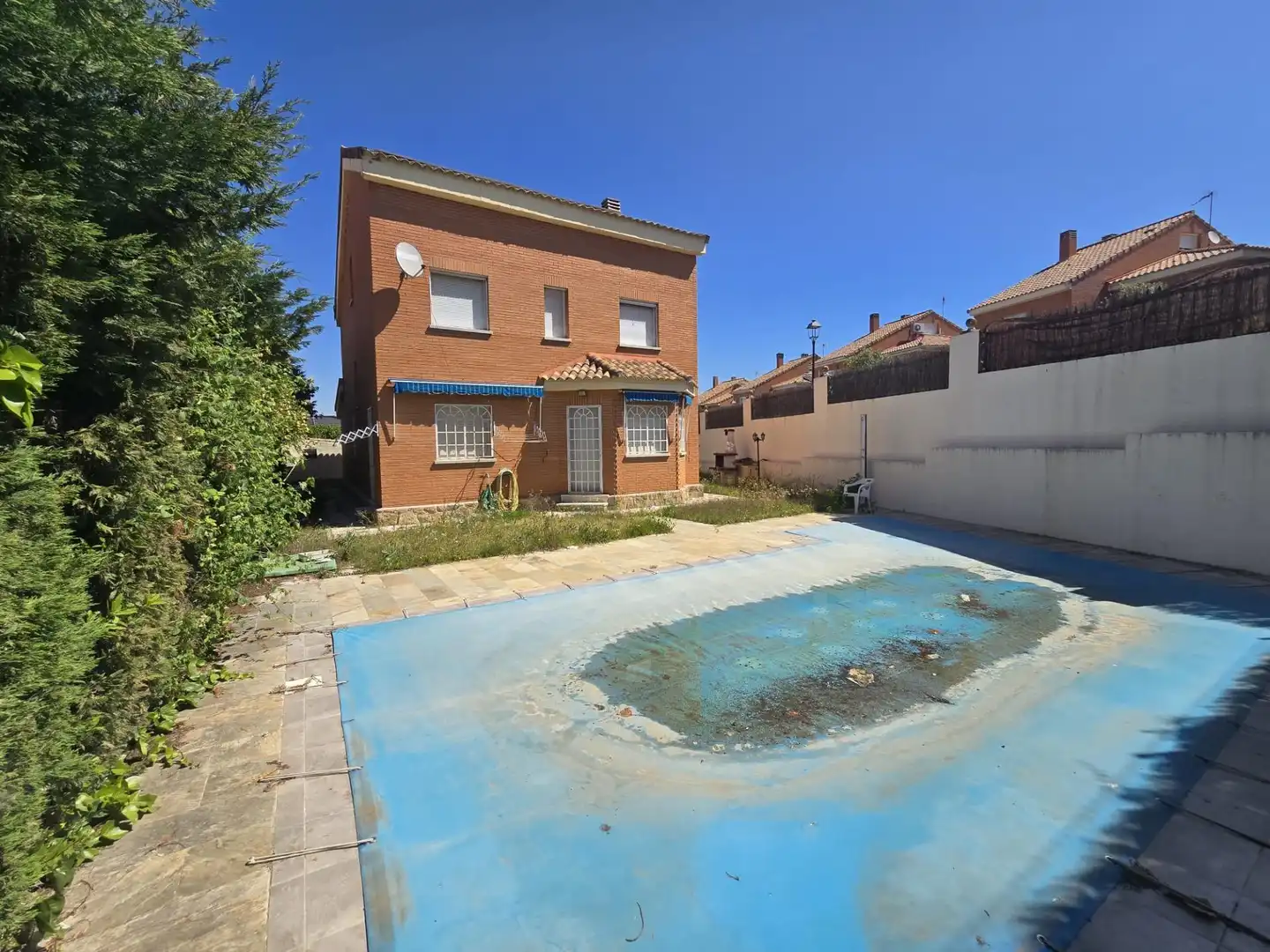 Exterior view of Houses for sale in Moraleja de Enmedio