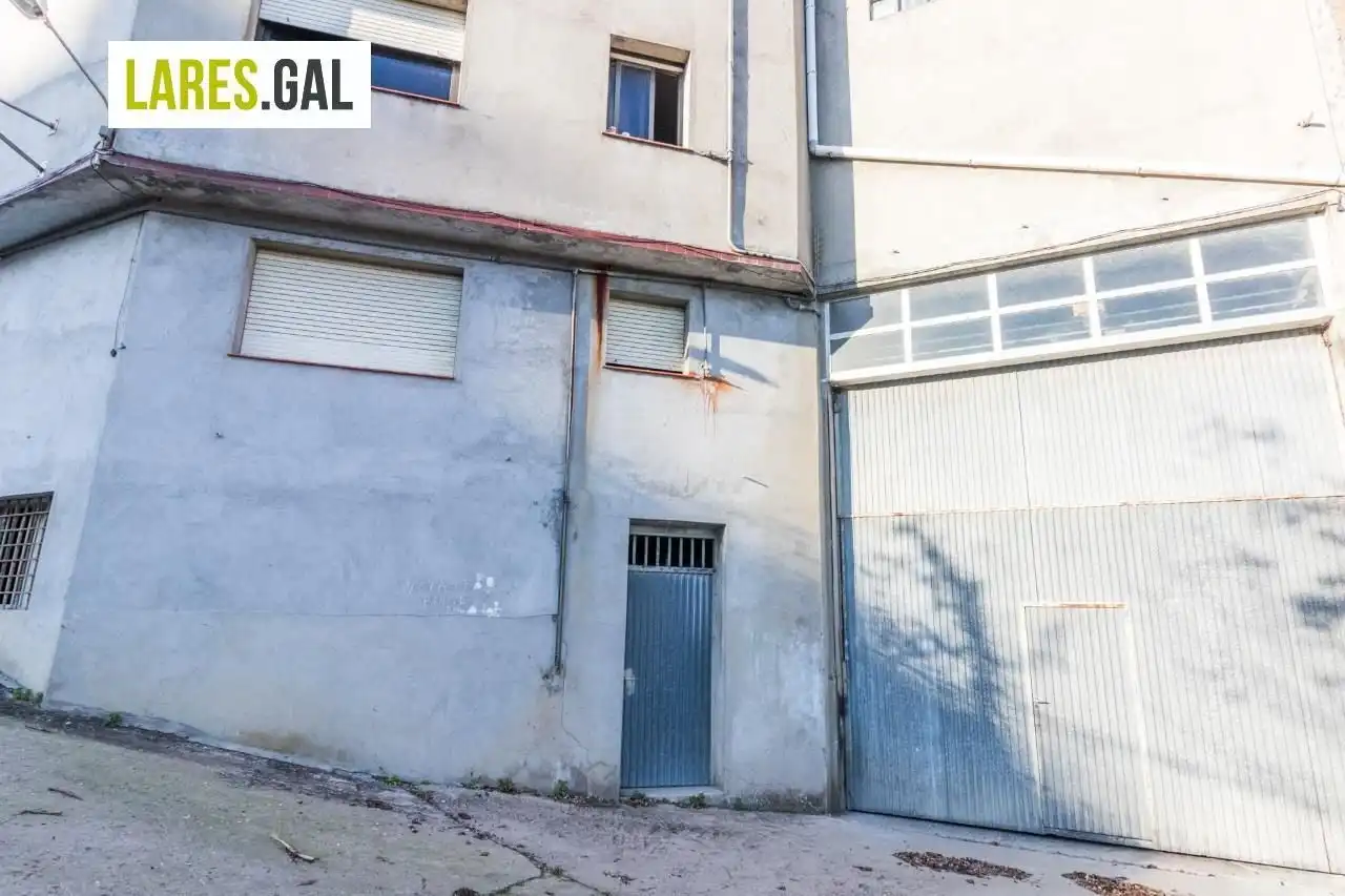Außenansicht von Fabrikhallen zur Miete in Moaña