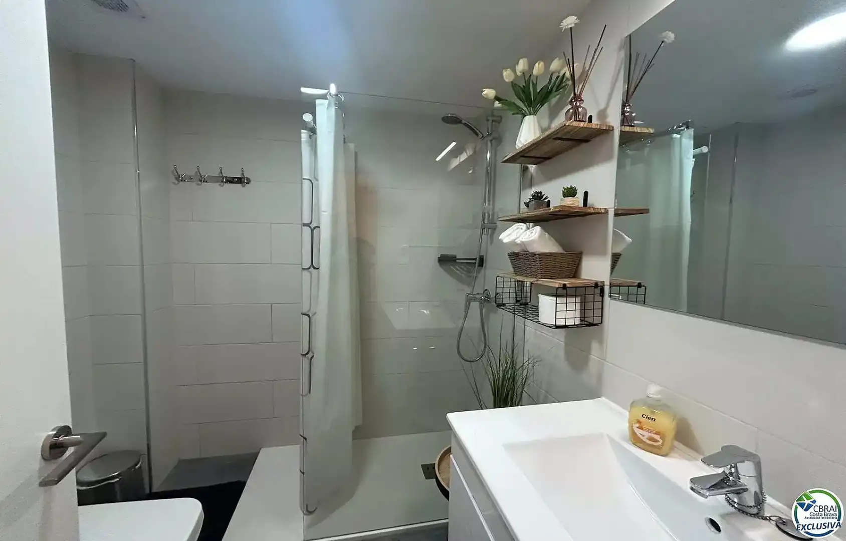 Bathroom of Study for sale in Castelló d'Empúries  with Air Conditioner and Furnished