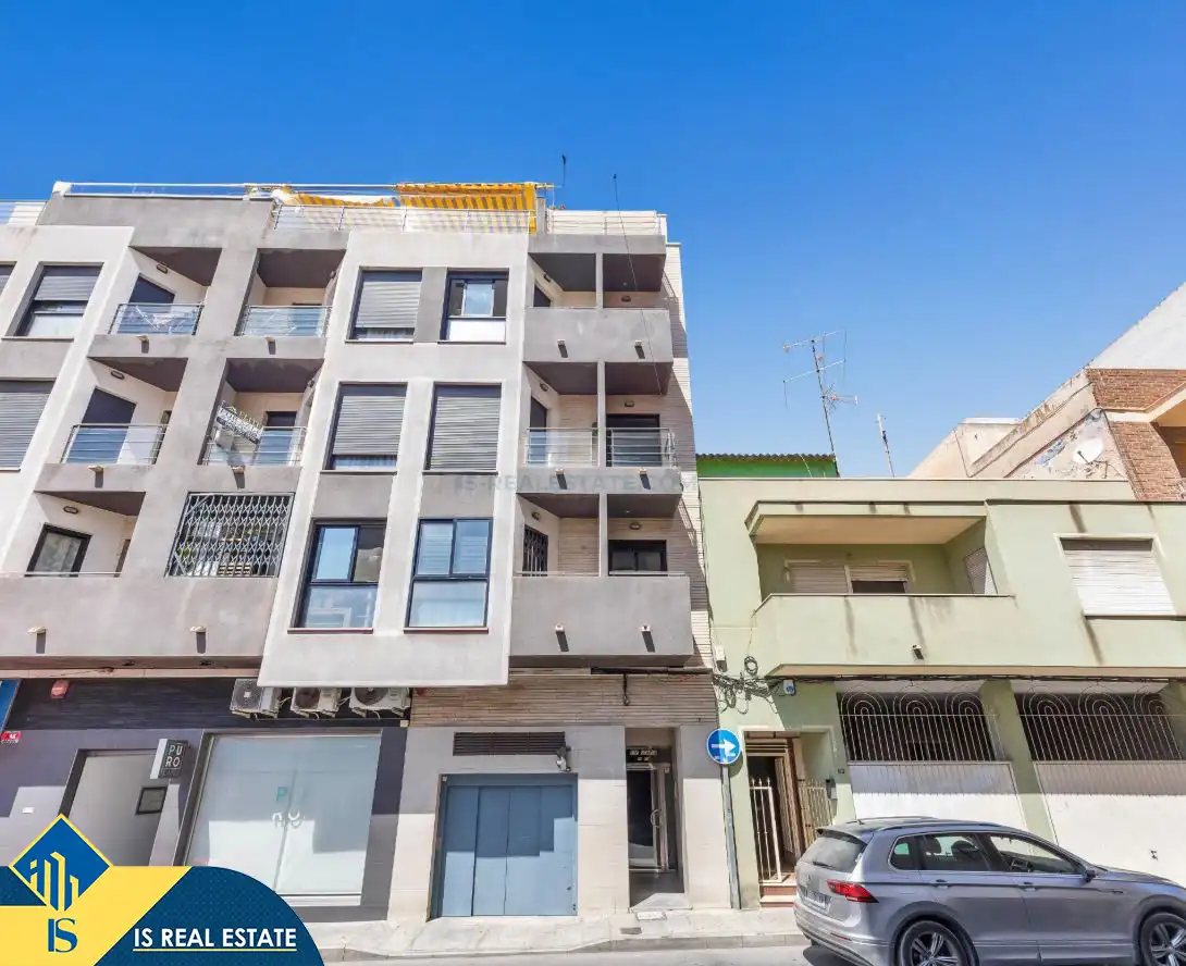 Apartament amb terrassa en venda a Centro