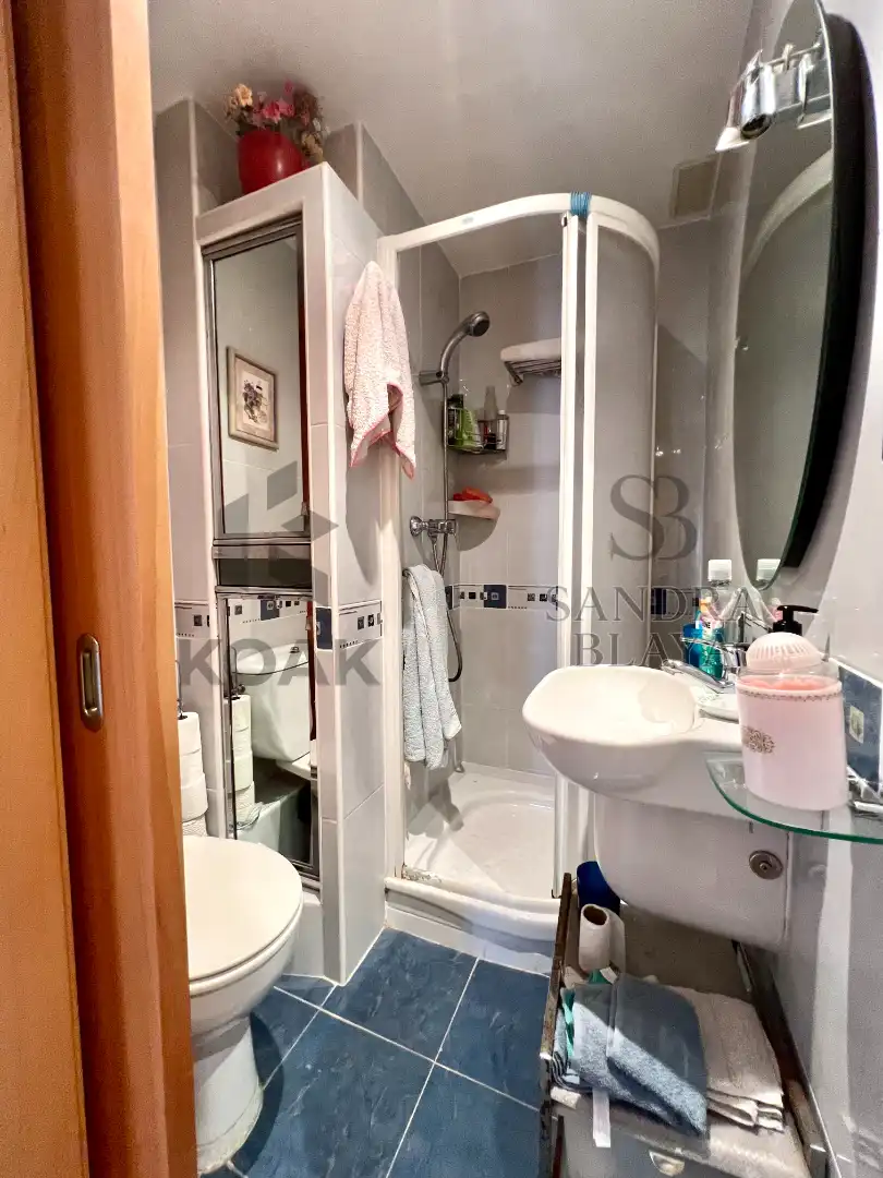 Bany de Pis en venda en Vilanova i la Geltrú amb Aire condicionat, Calefacció i Terrassa