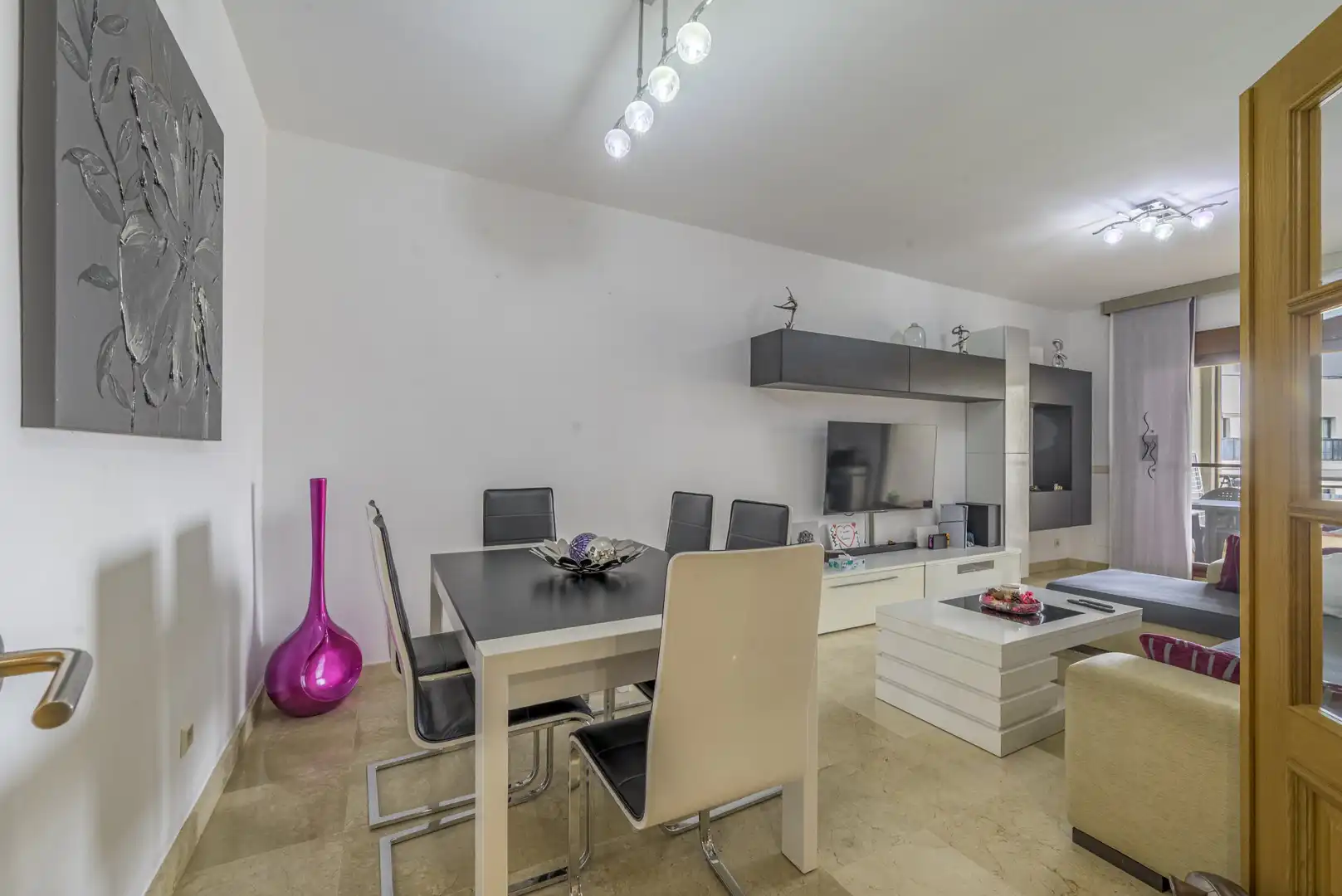 Menjador de Apartament en venda en Mijas amb Aire condicionat, Terrassa i Piscina