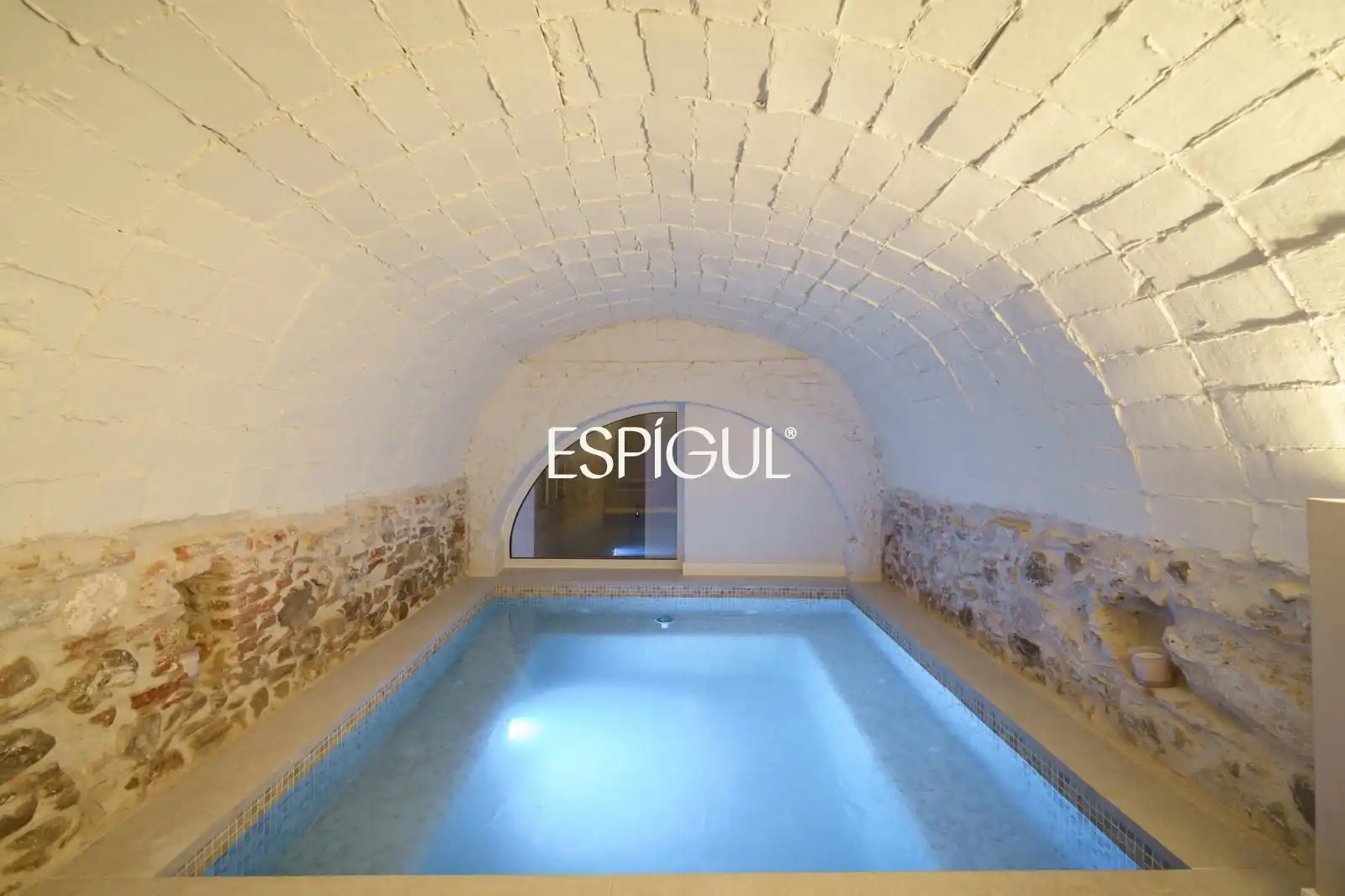 Piscina de Casa adosada en venta en Calella con Aire acondicionado, Calefacción y Parquet