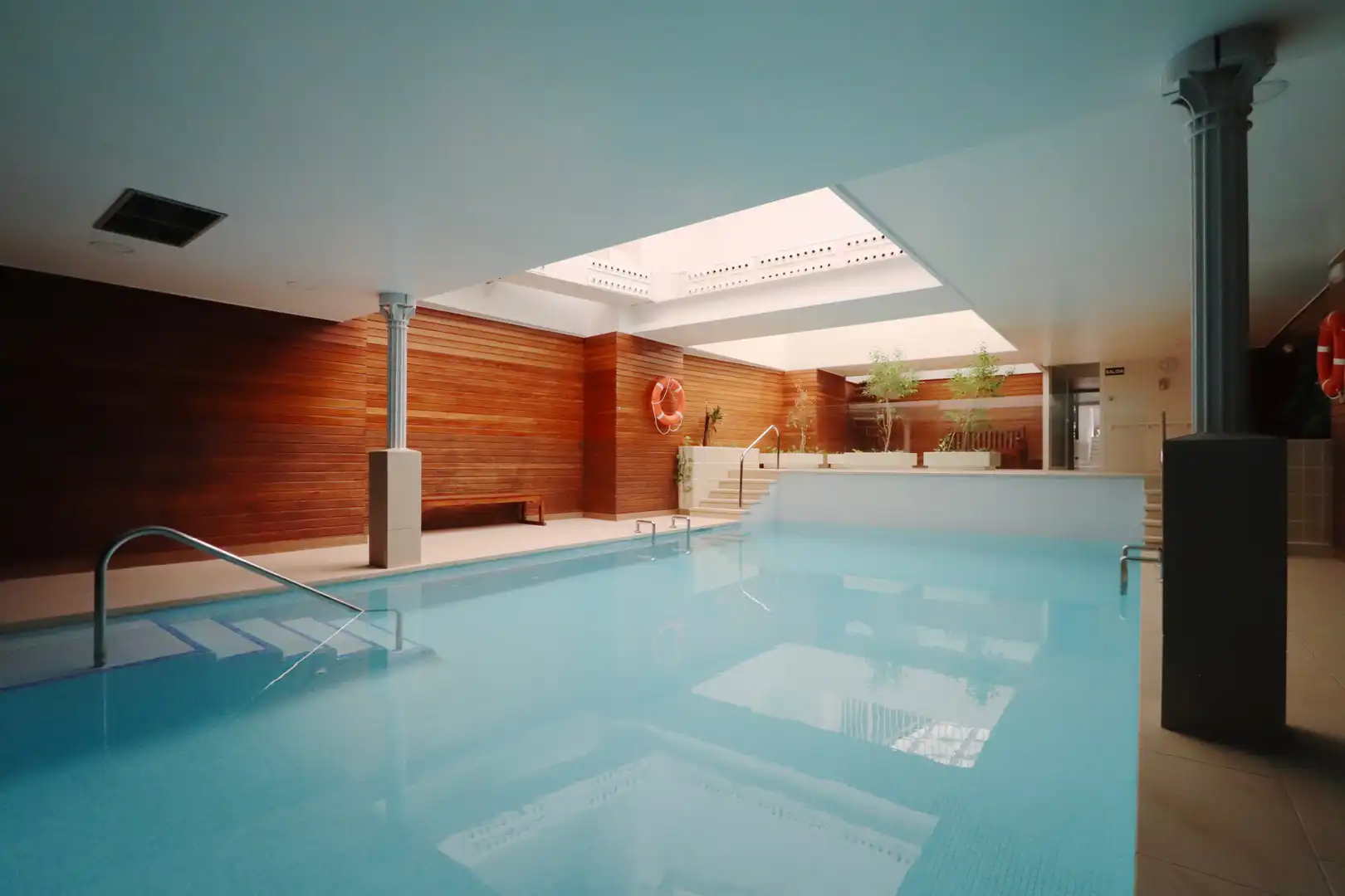 Swimming pool of Flat for sale in Madrid  with Air Conditioner, Heating and Private garden