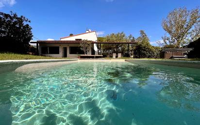 Piscina de Casa o xalet en venda en Cabrera de Mar amb Aire condicionat, Calefacció i Terrassa