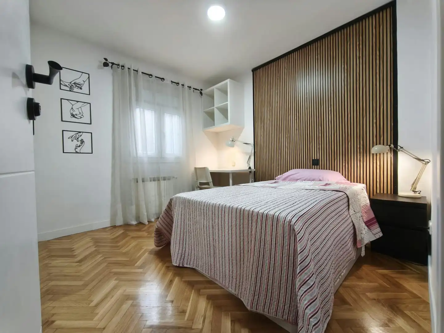 Bedroom of Flat for share in Alcobendas  with Heating, Furnished and Washing machine
