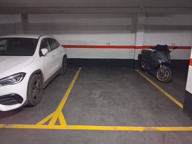 Garaje en Venta en Calle San Genís, 24 en Barri del Centre