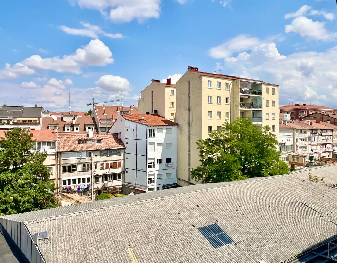 Vista exterior de Pis en venda en Vitoria - Gasteiz amb Calefacció, Parquet i Traster