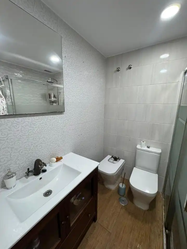 Bathroom of Flat for rent in Melilla