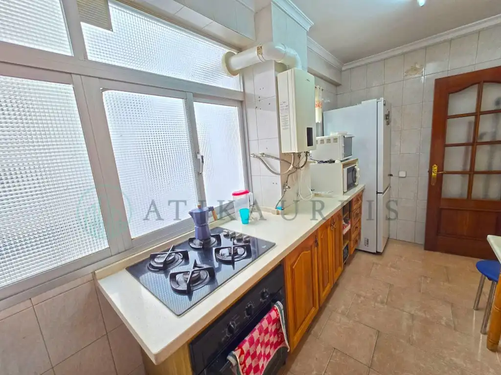 Piso en venta en Calle Manuel Altolaguirre, Girón - Las Delicias