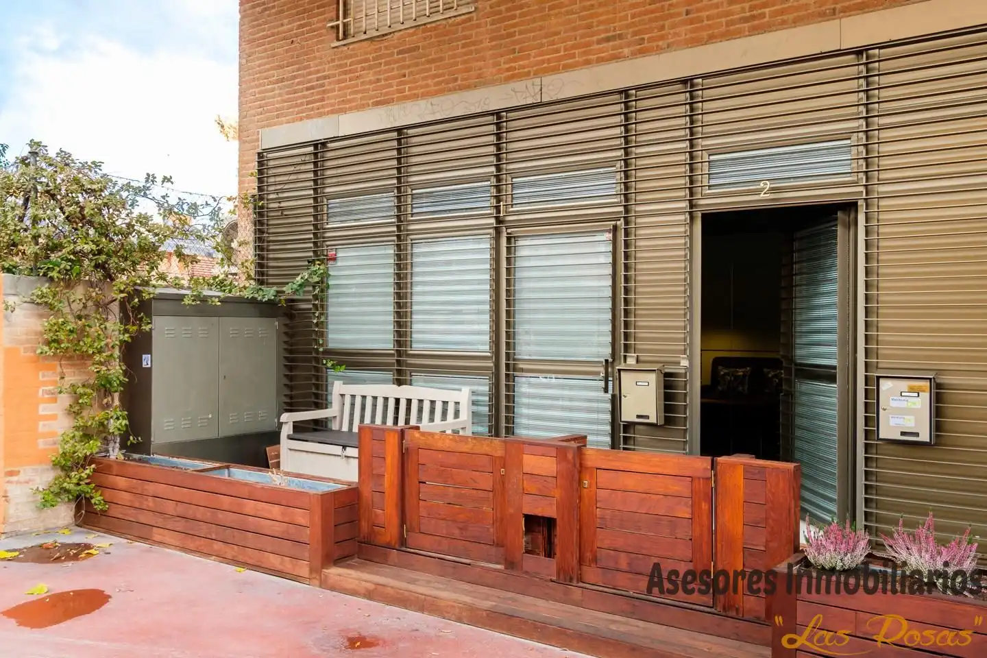 Vista exterior de Planta baja en venta en Madrid con Aire acondicionado y Calefacción