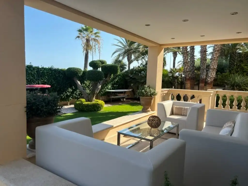 Terrassa de Casa o xalet en venda en Sitges amb Aire condicionat, Calefacció i Jardí privat