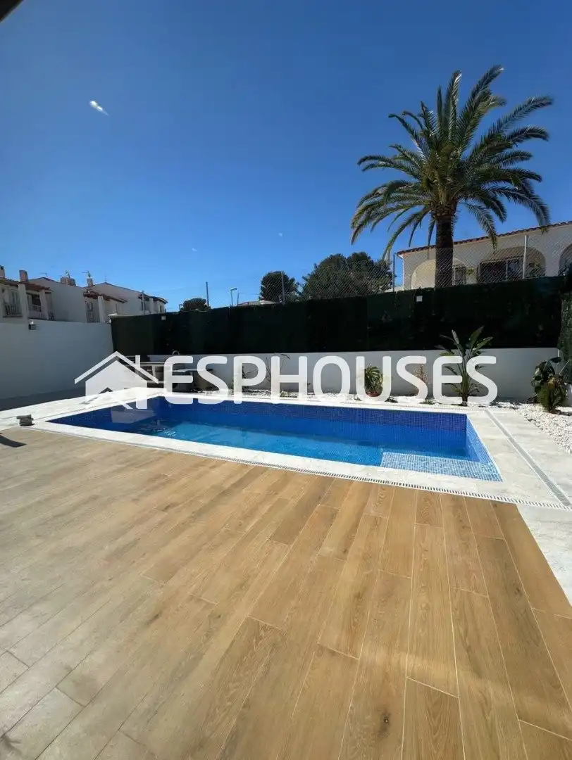 Swimming pool of Houses for sale in La Nucia  with Air Conditioner, Terrace and Swimming Pool