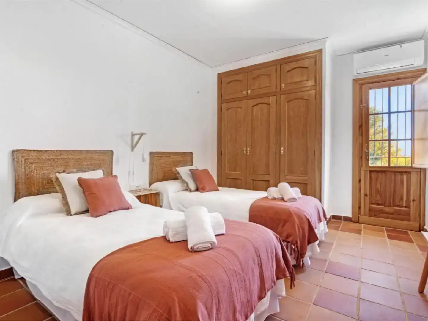 Habitación de Finca rústica de alquiler en Algemesí con Aire acondicionado, Jardín privado y Piscina