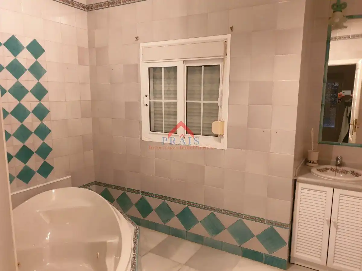 Baño de Casa o chalet de alquiler en Utrera con Aire acondicionado, Terraza y Trastero