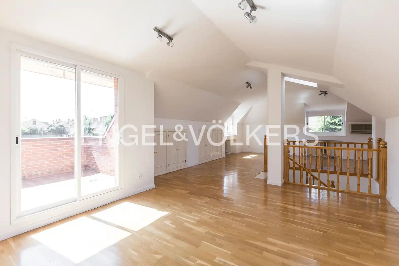 Vista exterior de Casa o chalet de alquiler en Madrid con Calefacción, Jardín privado y Terraza