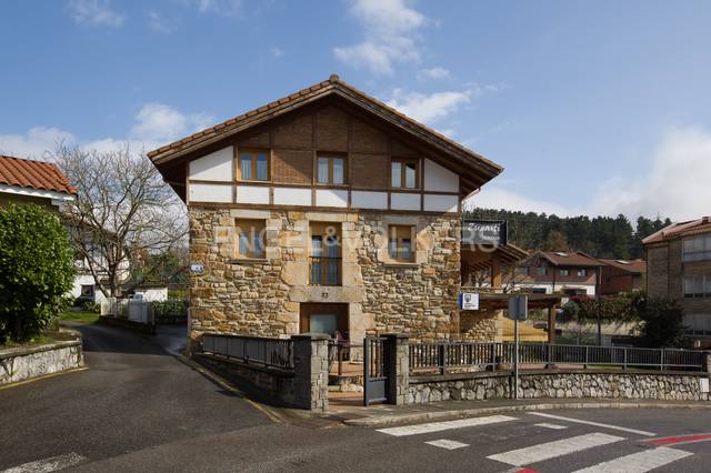 Casa-chalet en Alquiler en Zaratamo