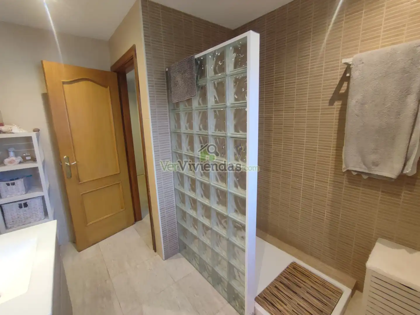 Baño de Casa o chalet en venta en Vallirana con Aire acondicionado, Calefacción y Jardín privado