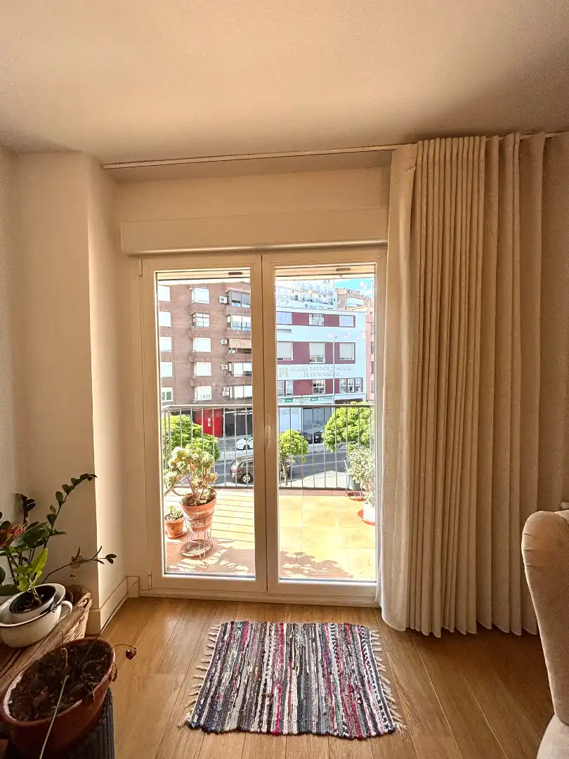 Schlafzimmer von Wohnung zum Verkauf in Plasencia mit Klimaanlage, Heizung und Parkett